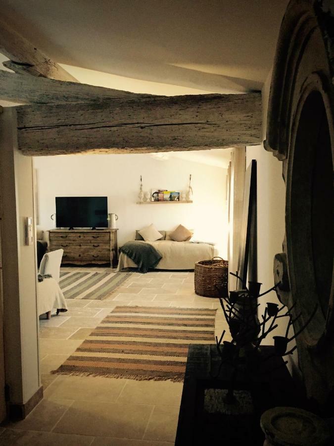 Mas Du Grand Bordes Bed and Breakfast Saint-Laurent-dʼAigouze Exterior foto
