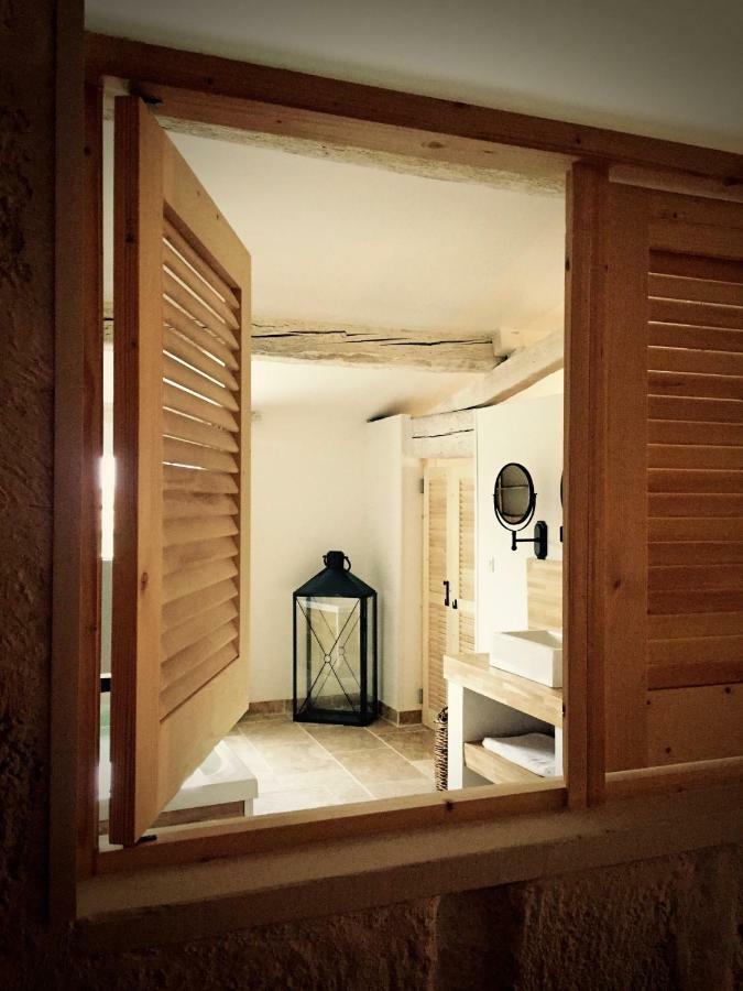 Mas Du Grand Bordes Bed and Breakfast Saint-Laurent-dʼAigouze Exterior foto
