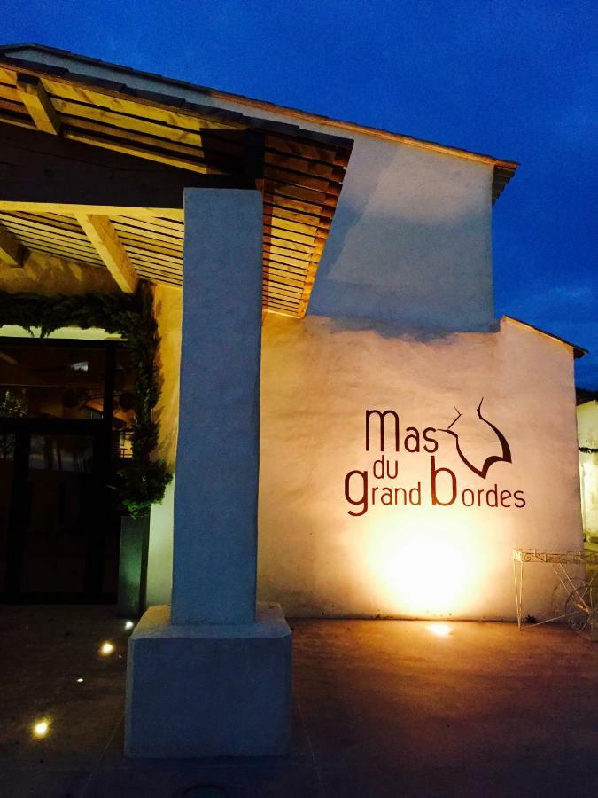 Mas Du Grand Bordes Bed and Breakfast Saint-Laurent-dʼAigouze Exterior foto
