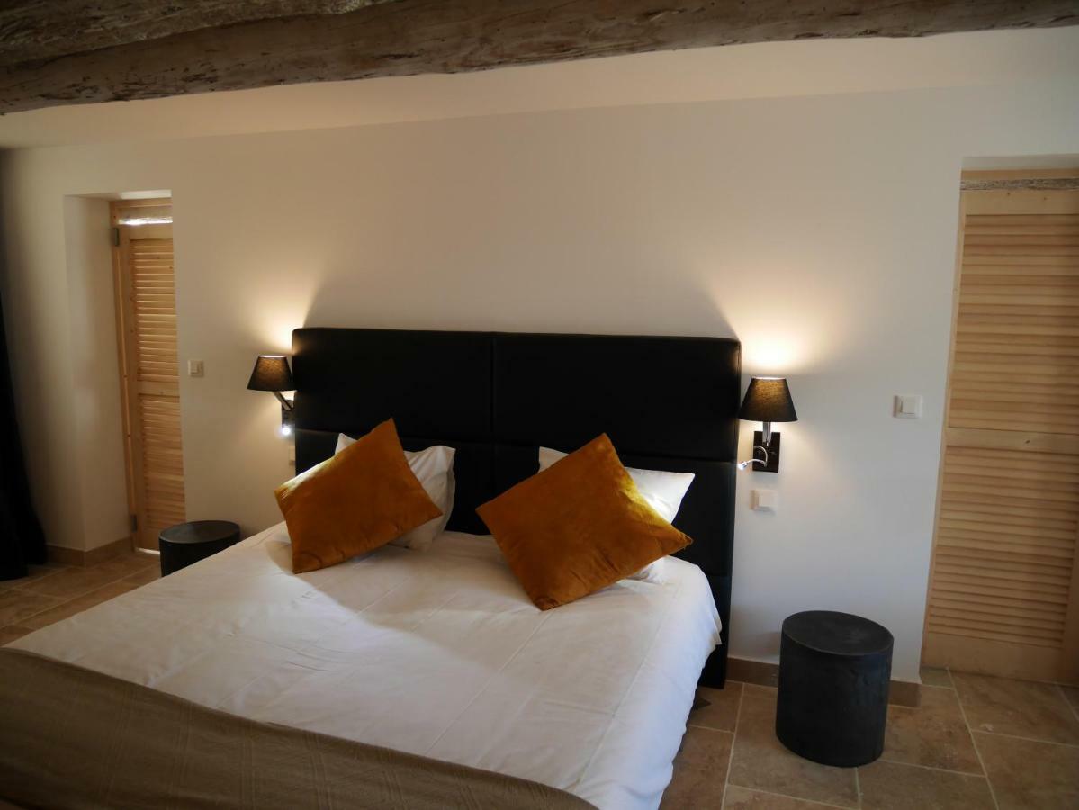 Mas Du Grand Bordes Bed and Breakfast Saint-Laurent-dʼAigouze Exterior foto